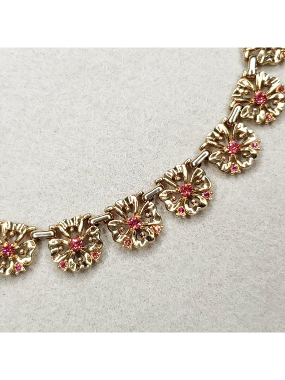 Vintage Trifari Necklace Choker Gold Tone Pink Rhinestone Flowers Floral 13.5"